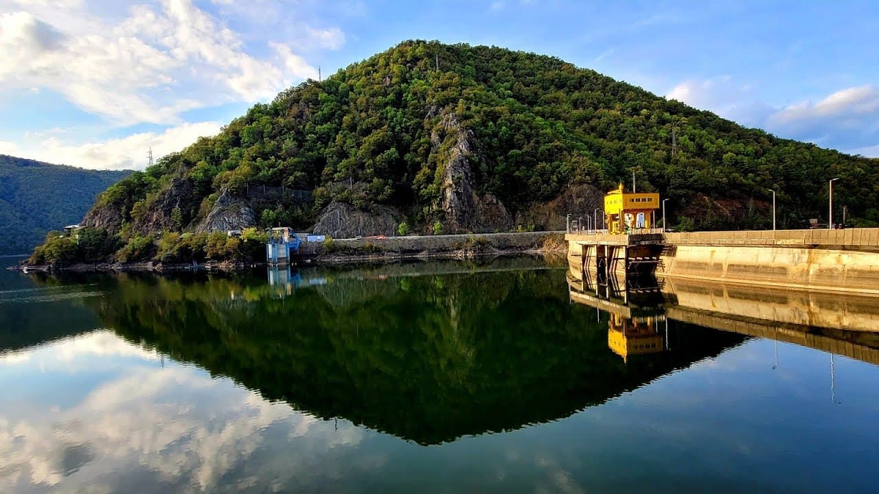 Vedere aeriana lacul Beliș
